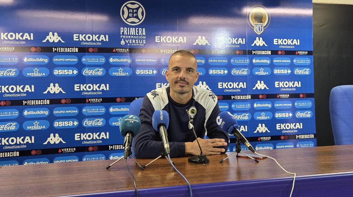 Beto Company, en la rueda de prensa previa a la visita al Betis Deportivo.