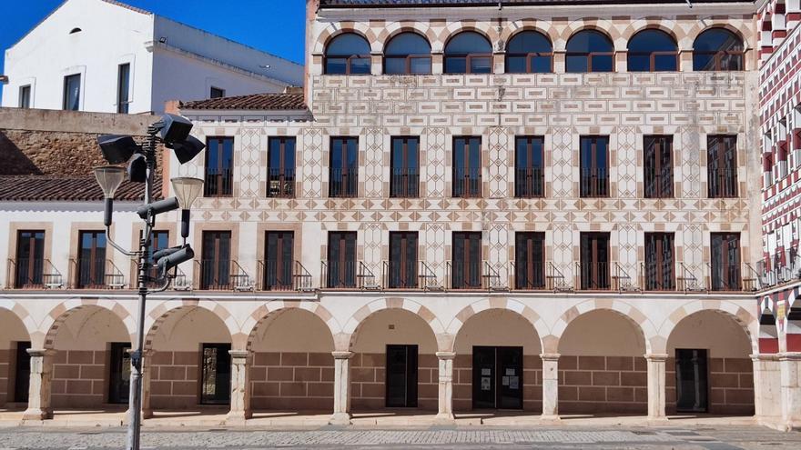 La UNED permanecerá en su sede de la plaza Alta de Badajoz y firmará un nuevo convenio con el ayuntamiento