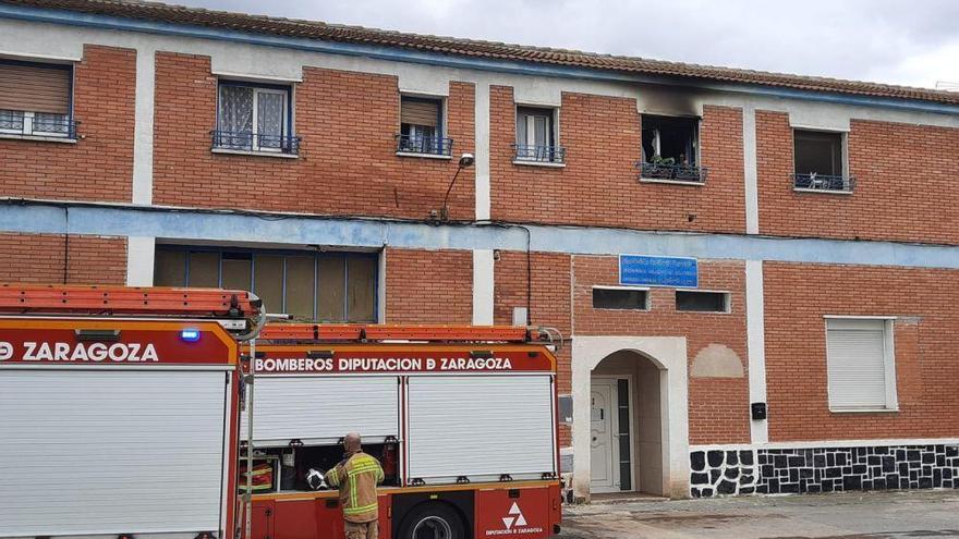 Bomberos sofoca un incendio en una vivienda de Calatorao