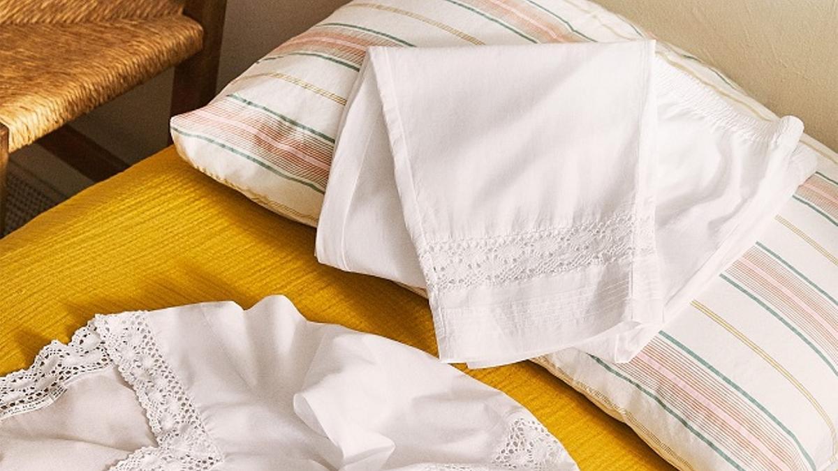 Pijama de algodón y con bordados de Zara Home