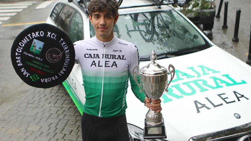 La nueva perla del ciclismo asturiano: Samuel Fernández salta a profesionales