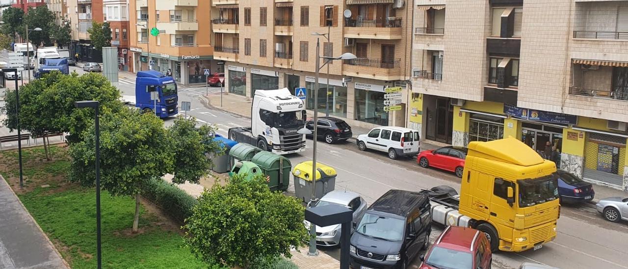 Algunas de las cabezas tractoras que participan en la protesta