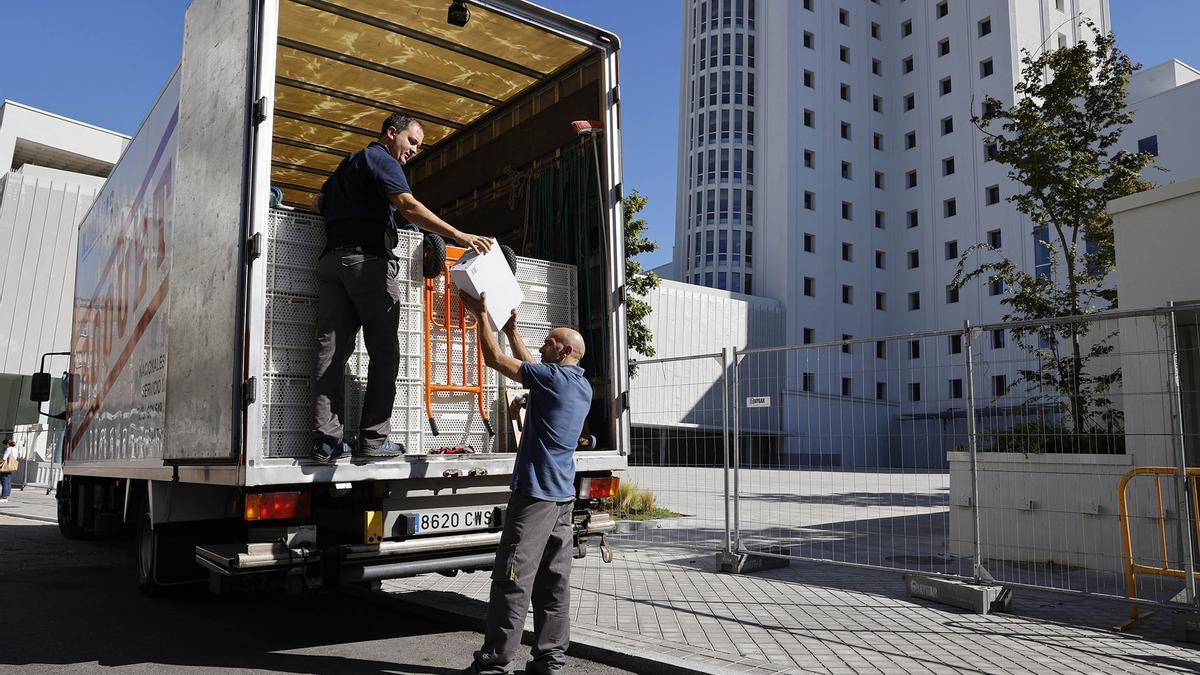 En octubre de 2022 arrancaba el traslado definitivo de la ciudad de la justicia que se demorará algo menos de 5 meses. Se prevé que la mudanza esté concluida en abril, pero el debut del edificio con su nueva función será el 2 de noviembre de 2022 con su primer juicio