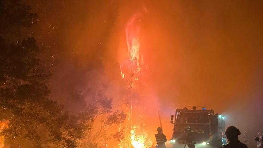 El peor verano de incendios en Aragón colma la paciencia de los bomberos forestales: "Nuestros peores presagios se han cumplido"