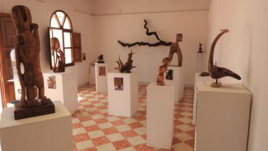 Exposiciones de los alumnos de madera y cerámica de Formentera