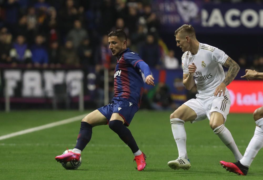 Las mejores imágenes del Levante UD - Real Madrid