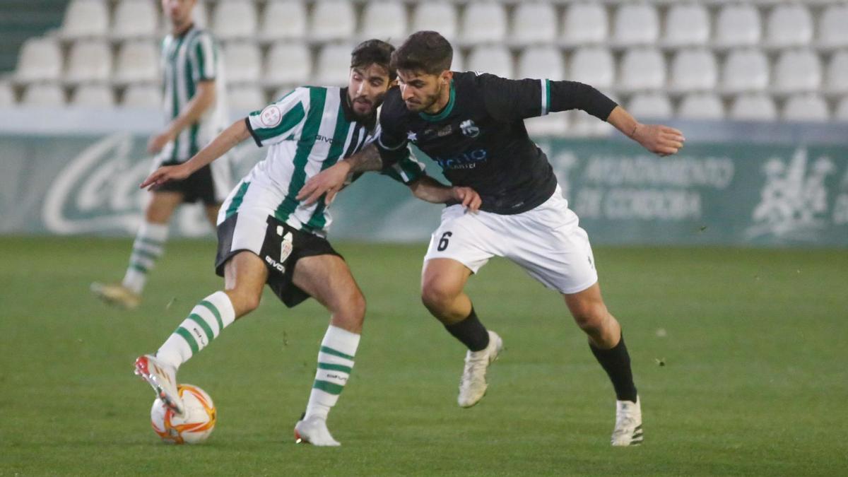 Lance del Córdoba B - Rota disputado en El Arcángel.