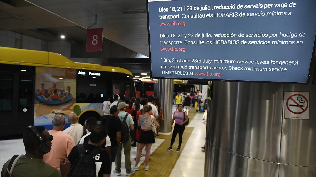 Segunda jornada de huelga de los trabajadores del TIB