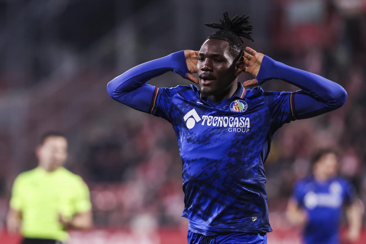 Chrisantus Uche of Getafe CF celebrates a goal during the Spanish league, La Liga EA Sports, football match played between Girona FC and Getafe CF at Estadio de Montilivi on February 14, 2025 in Girona, Spain. AFP7 14/02/2025 ONLY FOR USE IN SPAIN. Javier Borrego / AFP7 / Europa Press;2025;SPORT;ZSPORT;SOCCER;ZSOCCER;Girona FC v Getafe CF - La Liga EA Sports;