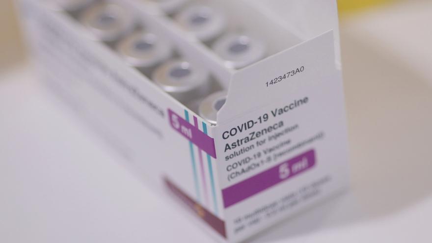 AstraZeneca admite por primera vez que su vacuna contra el covid-19 puede provocar trombosis