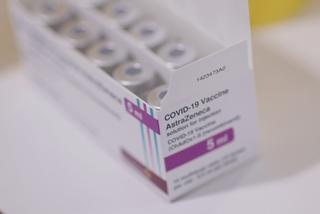 AstraZeneca admite por primera vez que su vacuna contra el covid-19 puede provocar trombosis