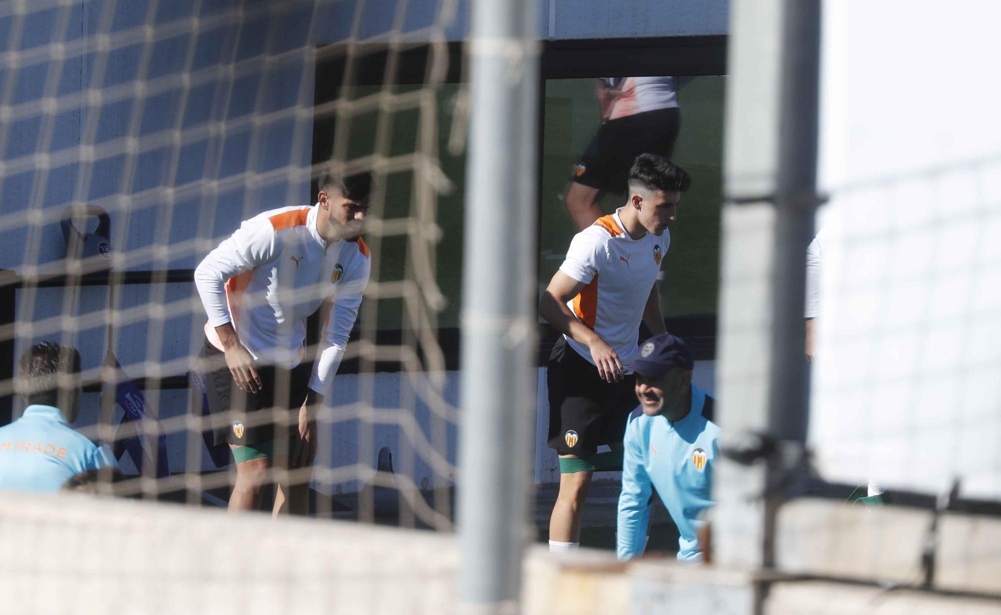 Entrenamiento del Valencia, a puerta cerrada