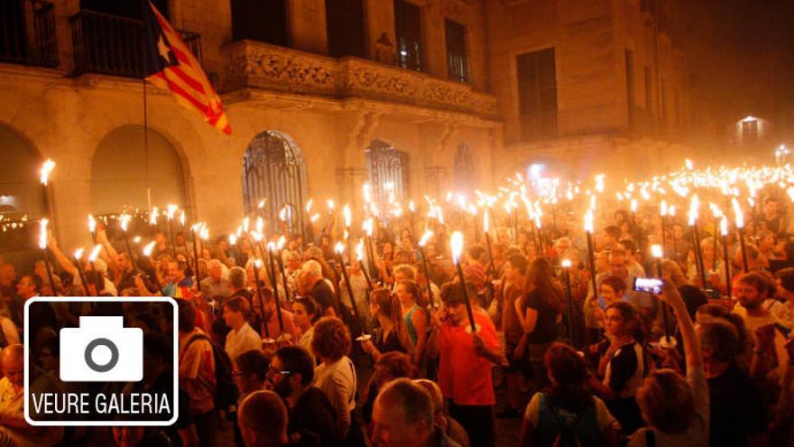 Totes les imatges de la marxa de torxes de Girona