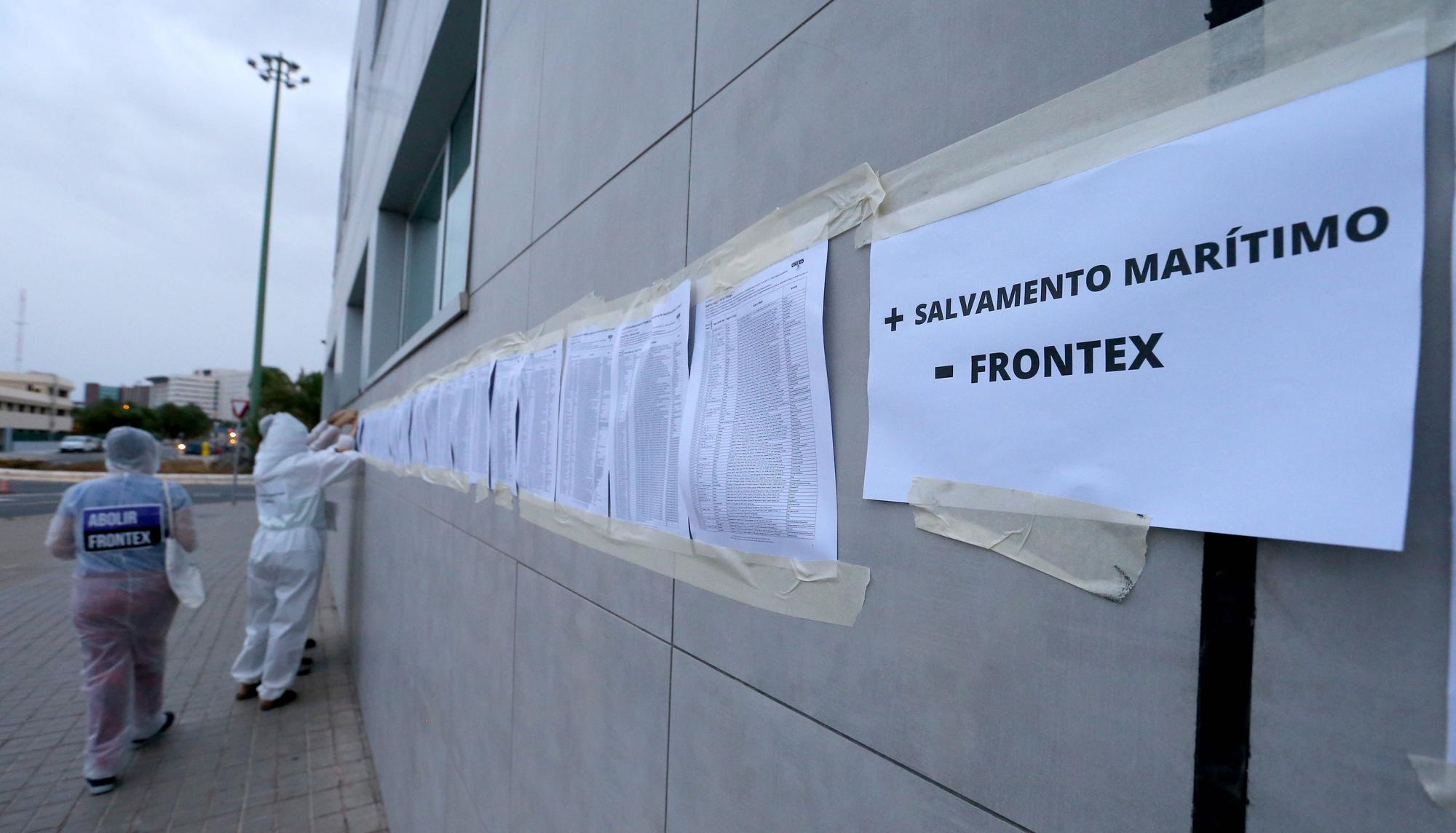 Protesta ante la sede de Fontex en Las Palmas de Gran Canaria