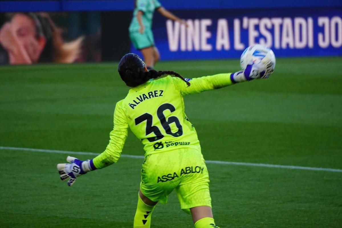 Anna Álvarez, portera de Peñíscola que esta temporada ha debutado en Primera División femenina.