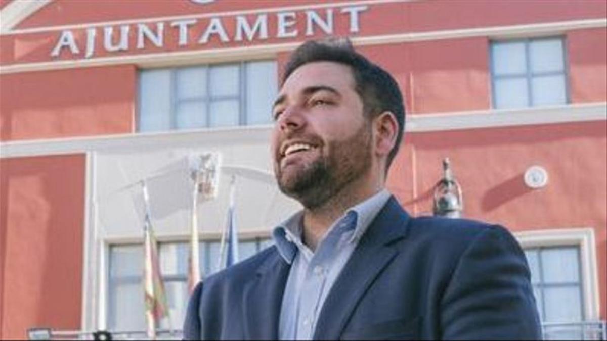 El alcalde de Rafelbunyol, Fran López, pide disculpas por haberse puesto ya la vacuna.