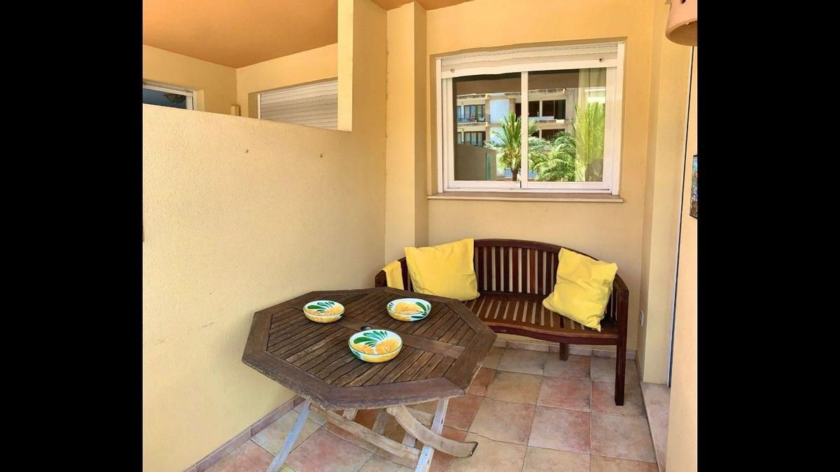 La vivienda a la venta en Xàbia tiene una pequeña terraza