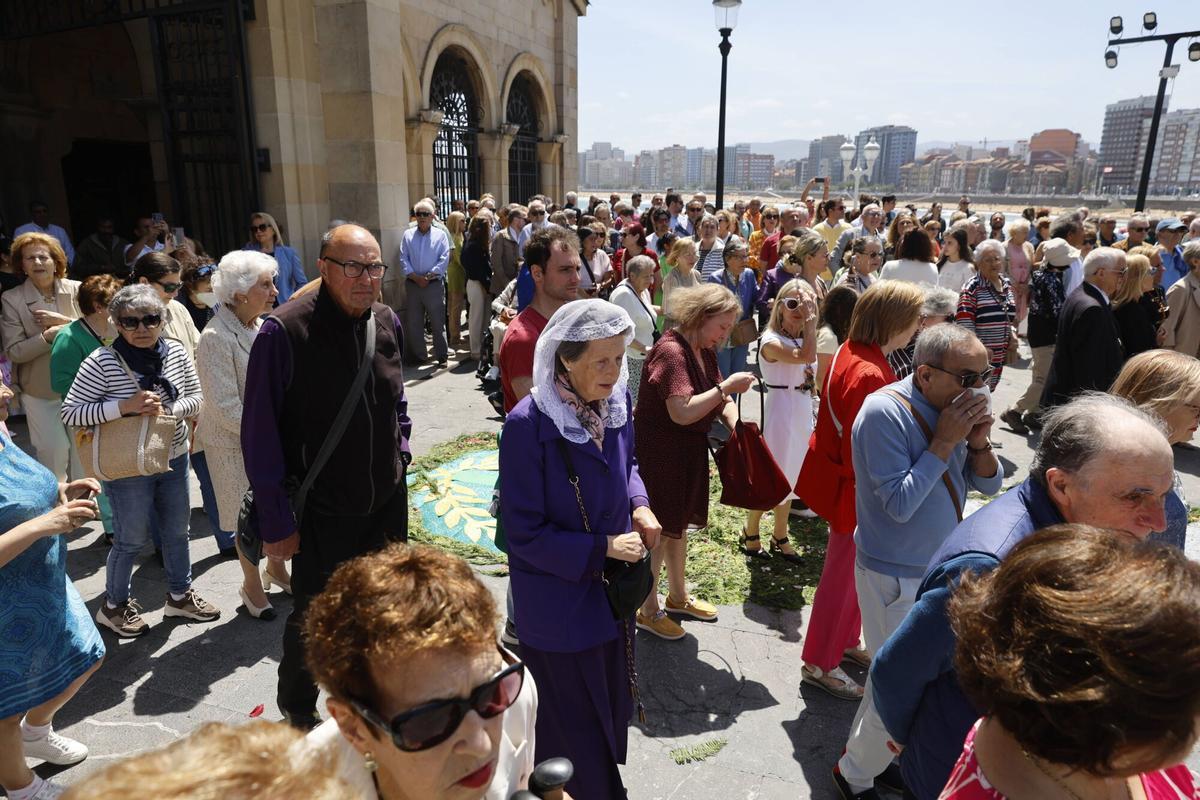 En imágenes: Gijón se anima con el Corpus Christi en plena fiebre por León XIV En imágenes: Gijón se anima con el Corpus Christi en plena fiebre por León XIV