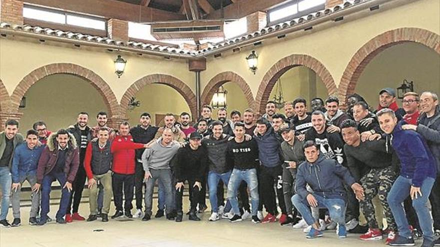 Convivencia para hacer piña en el Extremadura