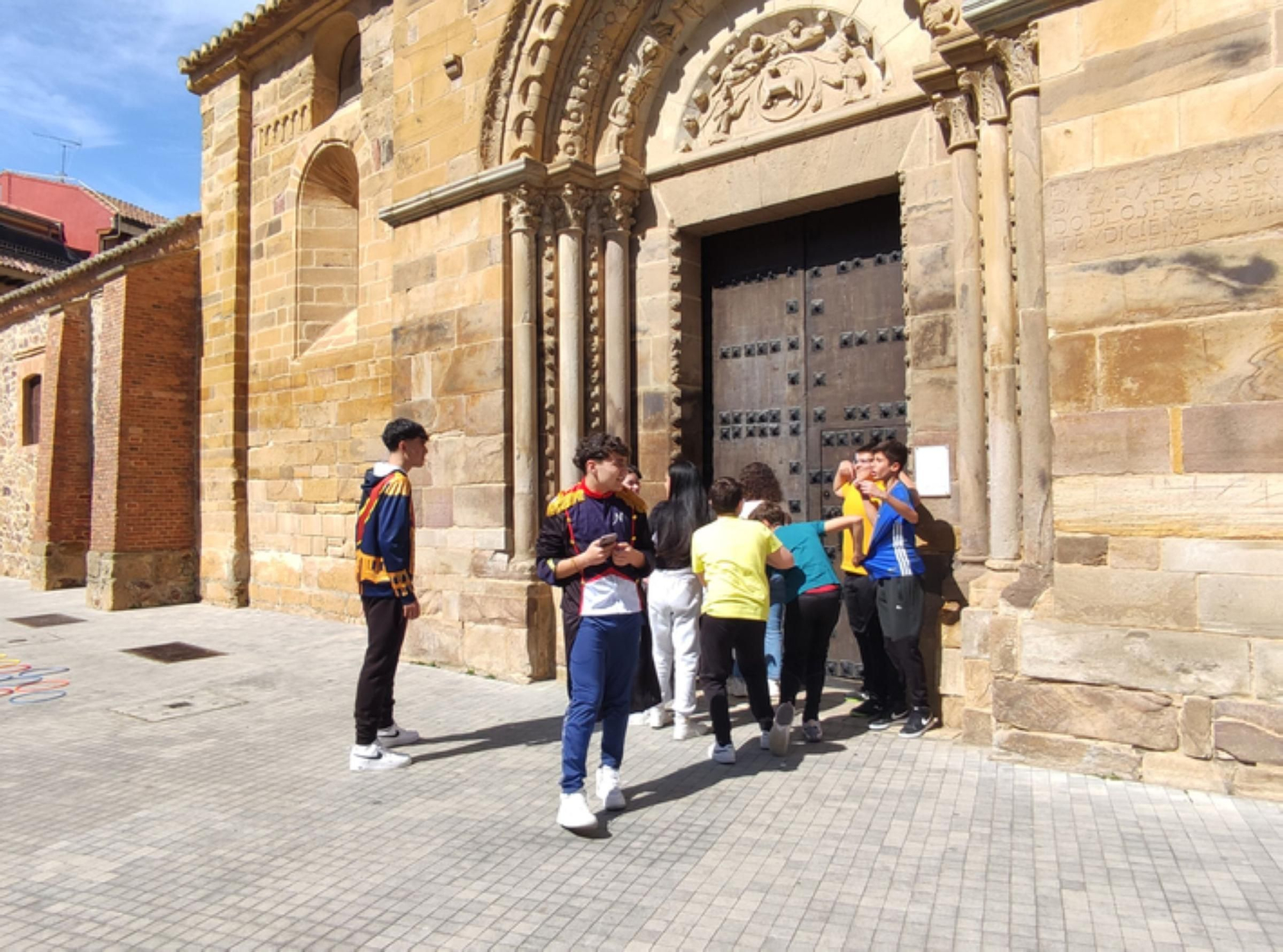 Alumnos del colegio San Vicente de Paúl y la Carrera de Benavente