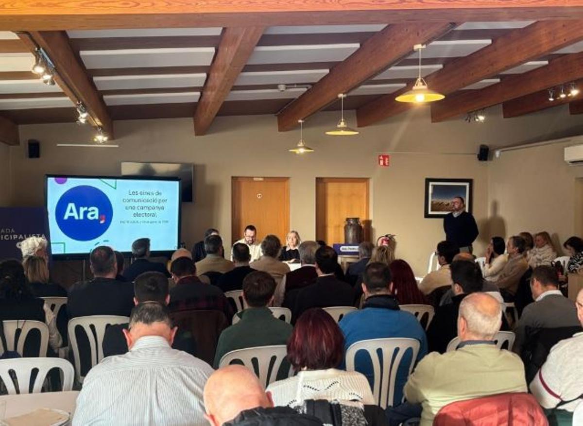 Assistents a la sisena Trobada Municipalista d’Ara Pacte Local, celebrada dissabte a Vilobí d’Onyar.