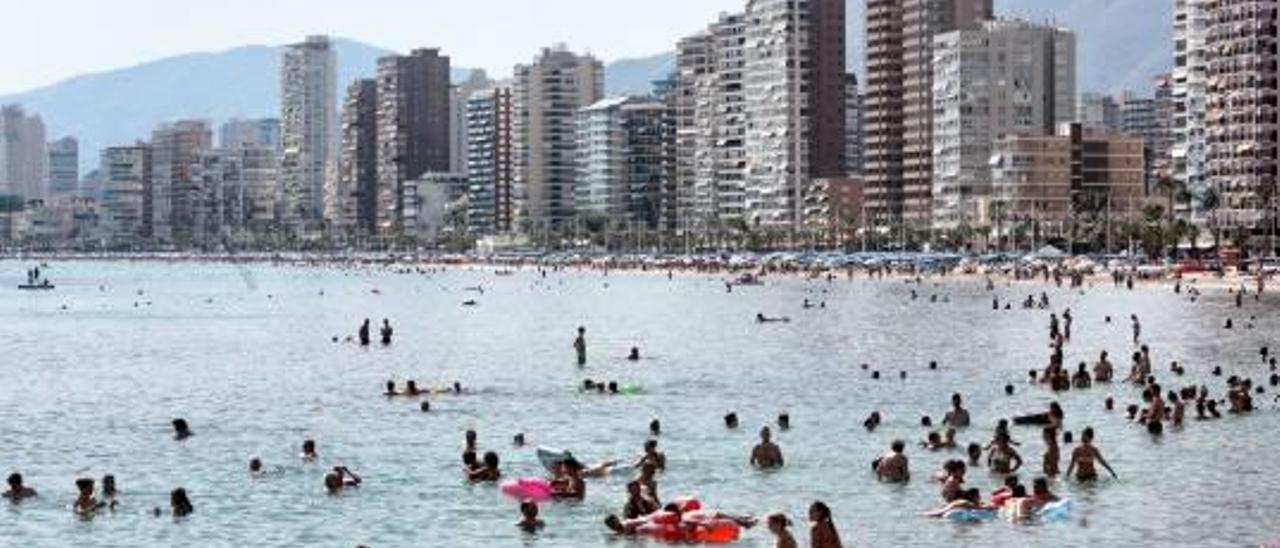 Benidorm introducirá drones para el control medioambiental  y de las playas