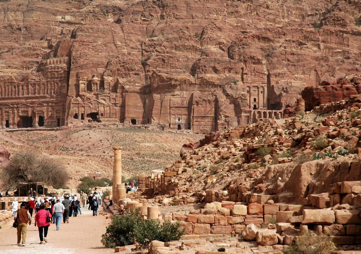 Evacuats 1.700 turistes de la ciutat jordana de Petra per les inundacions
