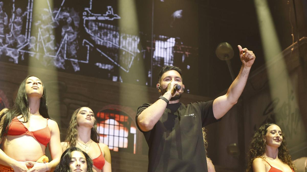 Omar Montes hace vibrar a Gijón con su «flamenquito pa la gente guapa»