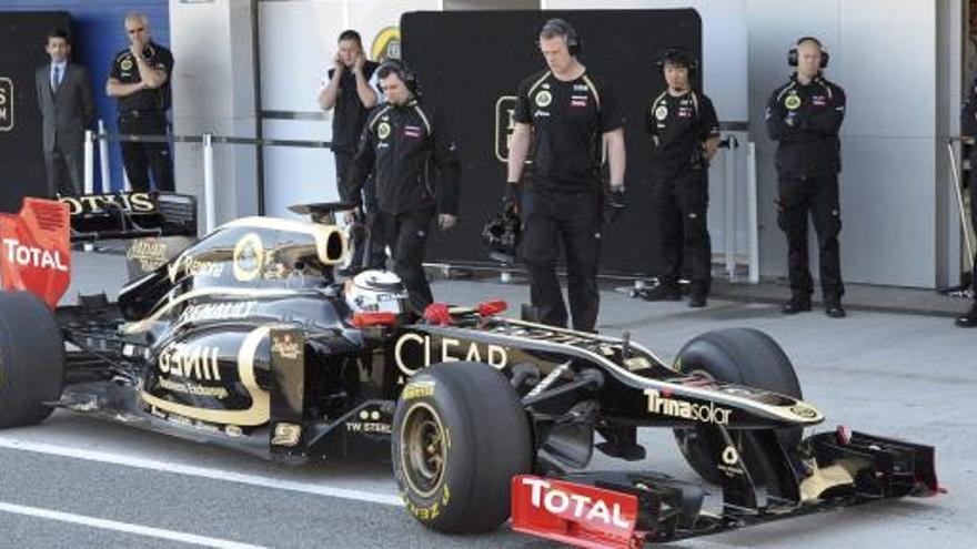 El piloto finlandés Kimi Raikkonen, de Lotus, en el circuito de Jerez.