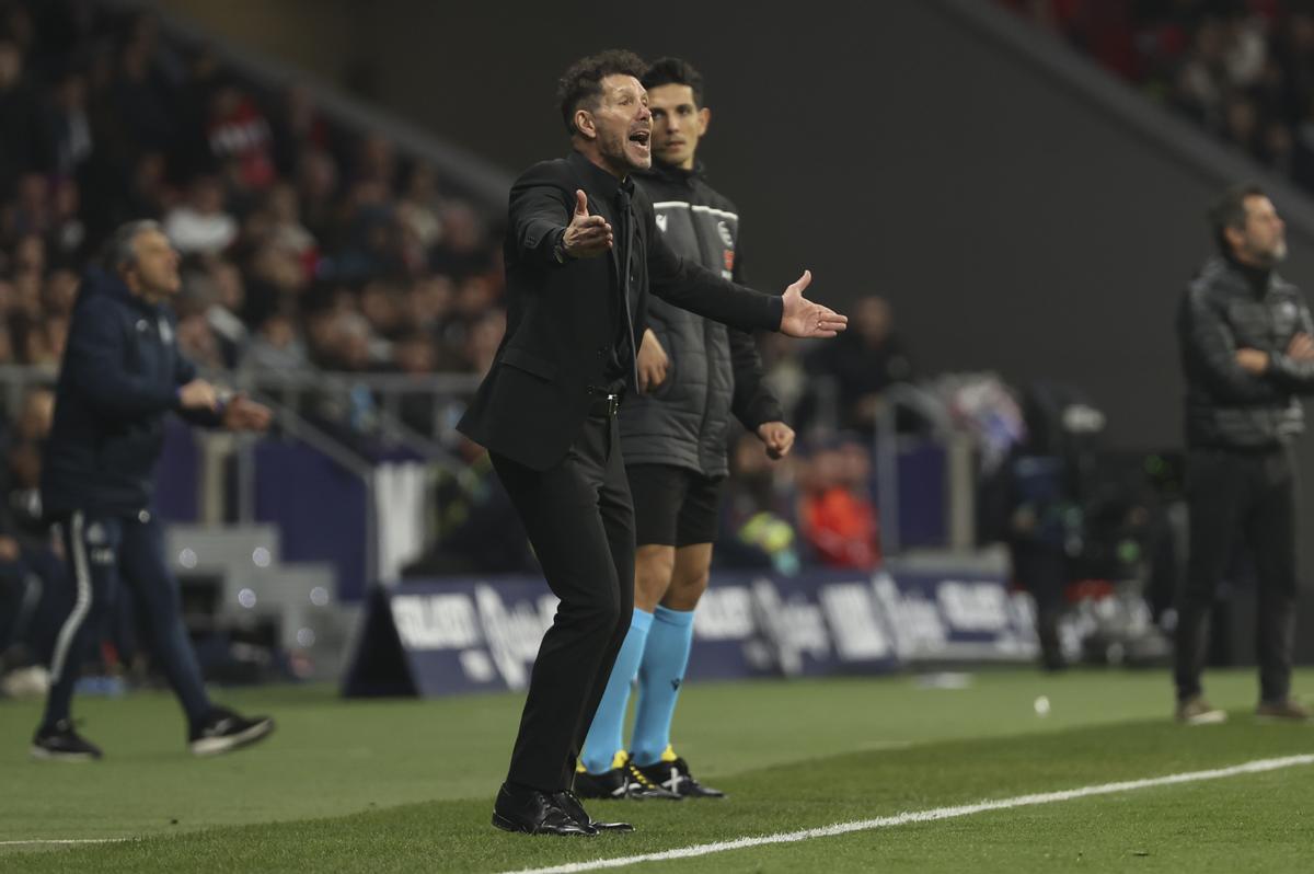 MADRID 04/02/2023.- El entrenador del Atlético de Madrid, Diego ’Cholo’ Simeone, durante el partido entre el Atlético de Madrid y el Getafe CF correspondiente a la jornada 20 de LaLiga Santander, este sábado en el Estadio Cívitas Metropolitano de Madrid. EFE/ Kiko Huesca