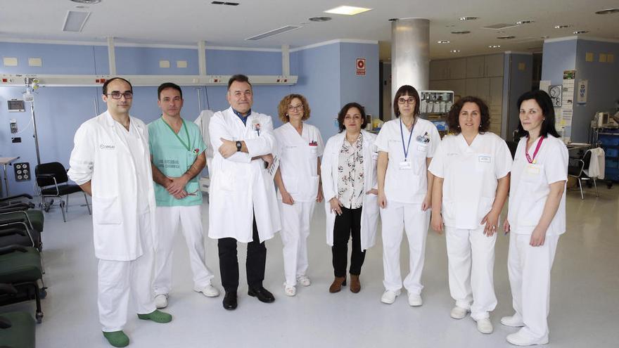 Profesionales de la Unidad de Cirugía Ambulatoria y Anestesiología del Meixoeiro, ayer. // Marta G. Brea