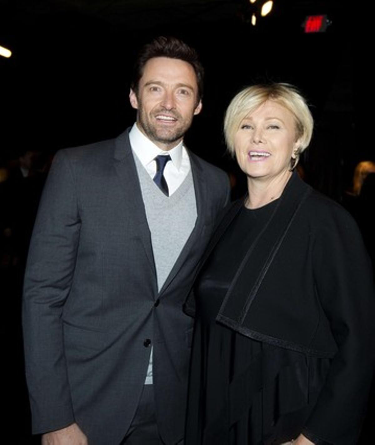 El actor Hugh Jackman junto con su mujer Deborra-Lee Furness en el desfile de Donna Karan New York.