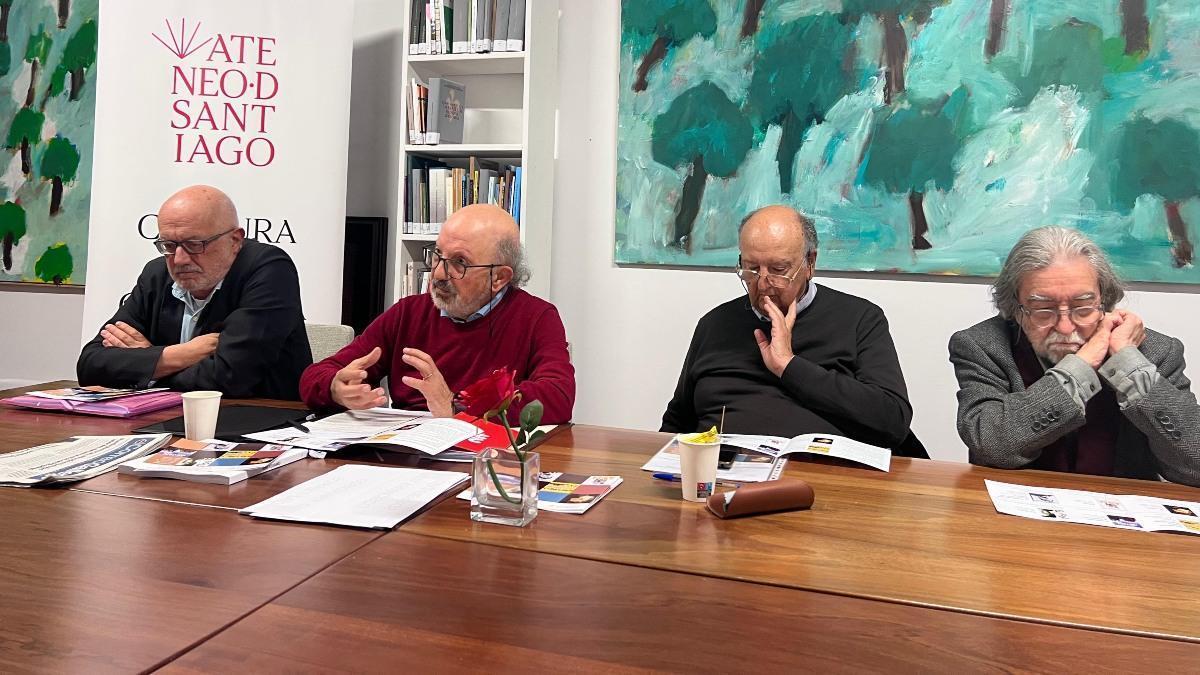 Porteiro, Zabalza, Candela y González Herrán, en el Ateneo de Santiago al presentar Cineduca 2026..