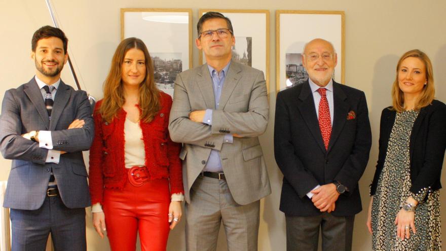 Javier Borque, Mercedes Mitjavila, Matías Forniés, Javier Forcén y Beatriz Marín, de Forniés&amp;Guelbenzu.