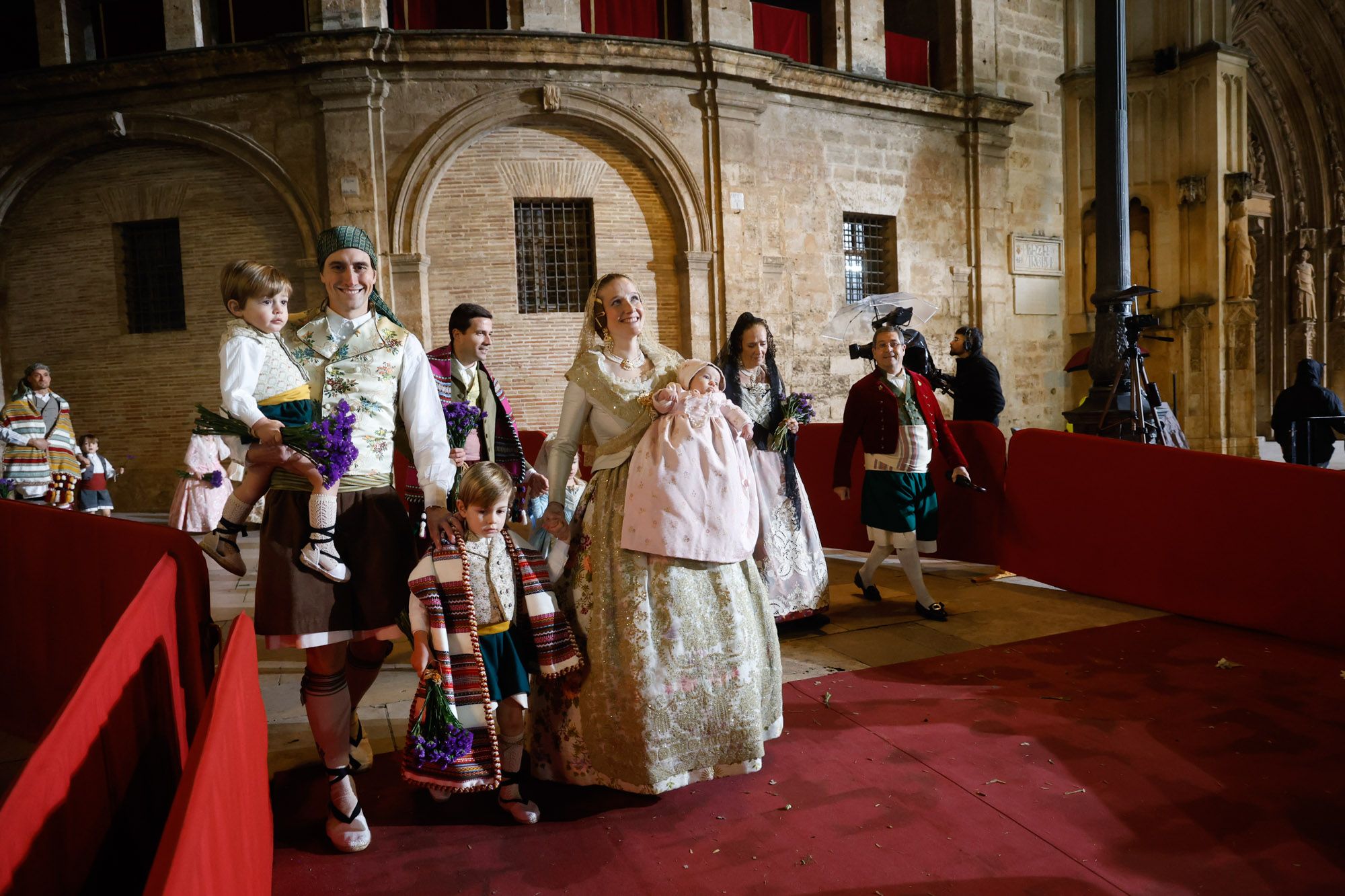 Todas las fotos de la Ofrenda del 17 de marzo por la calle de la Paz de 21:00 a 22:00 horas