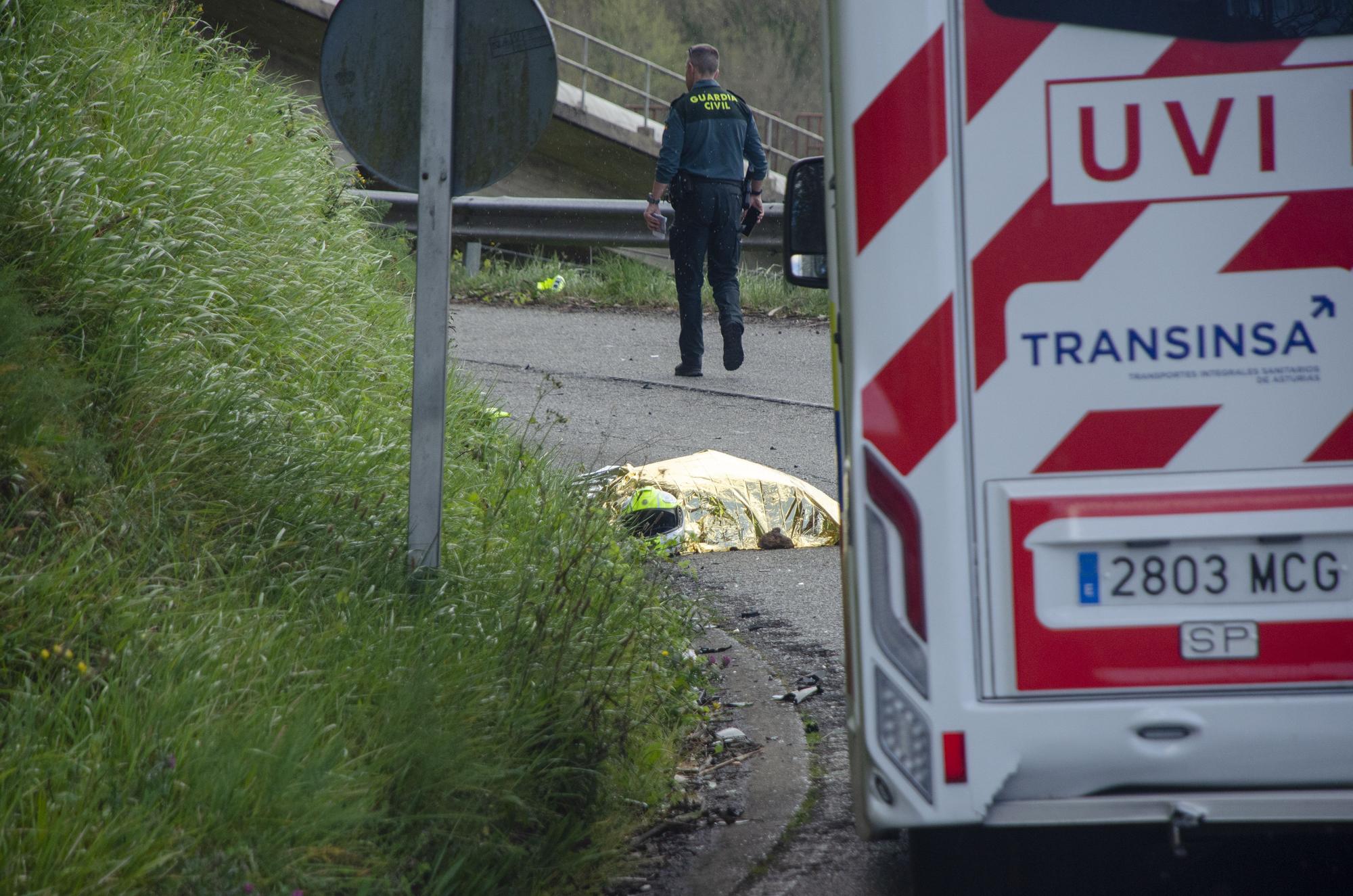 Tragedia en una carrera ciclista en Pravia: un hombre irrumpe con un coche robado y mata a un guardia civil tras arrollarlo