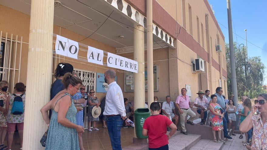 Vecinos de La Escucha en Lorca en contra del cierre del consultorio