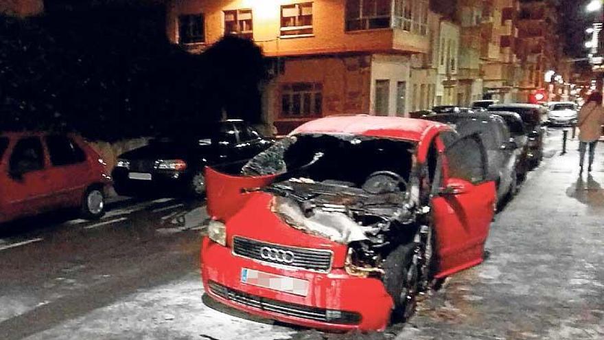 El incendio del coche se debió a una venganza por desavenencias vecinales