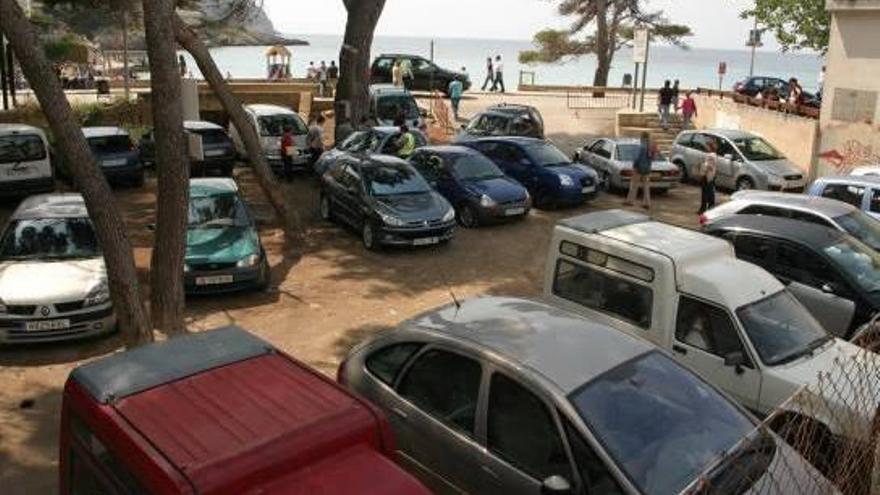 El estacionamiento privado en primera línea de Sant Elm.