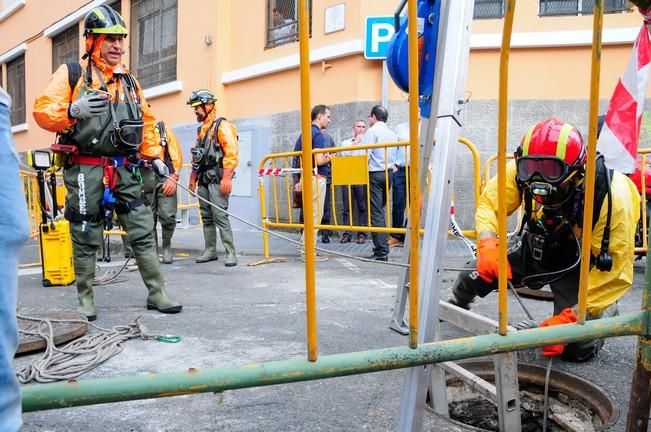 Efectivos de los Bomberos de Las Palmas de Gran ...