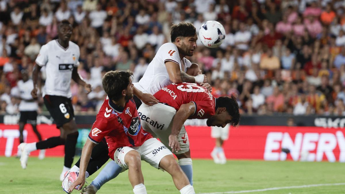 Valencia y Celta empatan en un partido gris y sin acierto