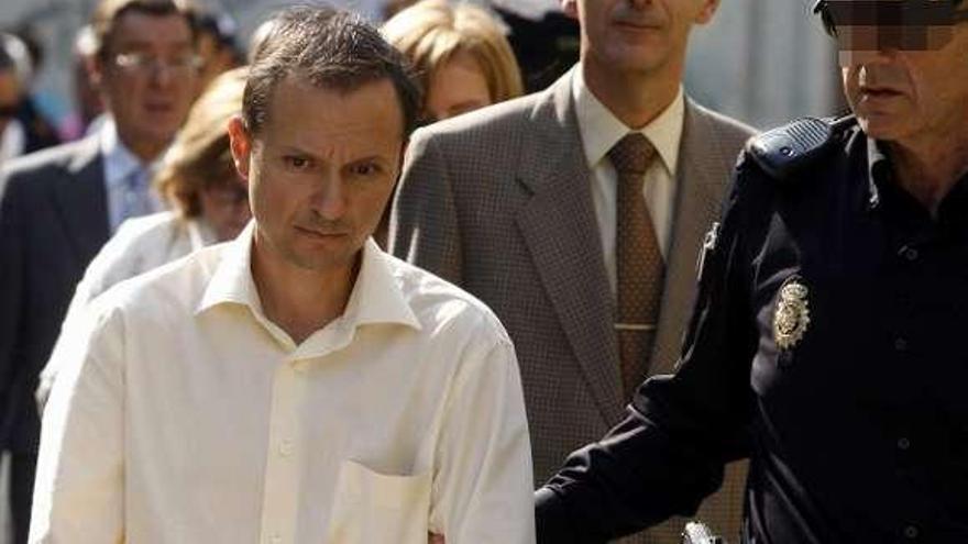 El juez procesa a Bretón siete meses después por la desaparición de sus hijos