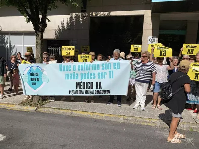 Veciños de Corrubedo saen ás rúas: "Tivemos médico toda a vida e agora estánnolo sacando"