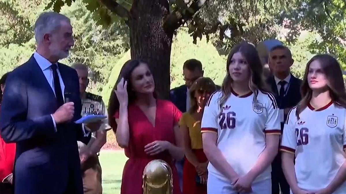 El guiño del Rey a la princesa Leonor, la infanta Sofía y la selección femenina de fútbol
