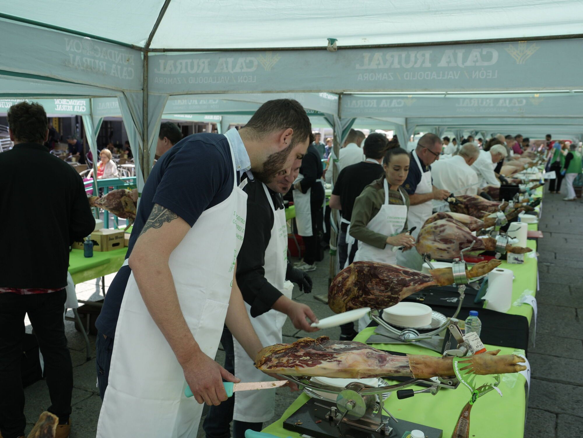 I Encuentro Benéfico de cortadores de jamón de Zamora, a beneficio de AECC