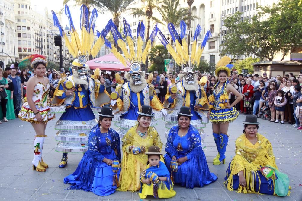 Fiesta multicultural en la Plaza del Ayuntamiento