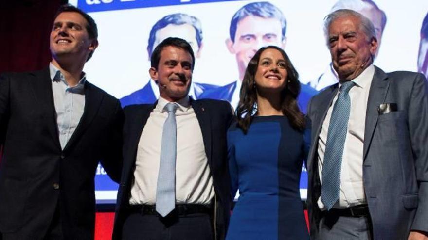 Albert Rivera, Manuel Valls, Inés Arrimadas i Mario Vargas Llosa