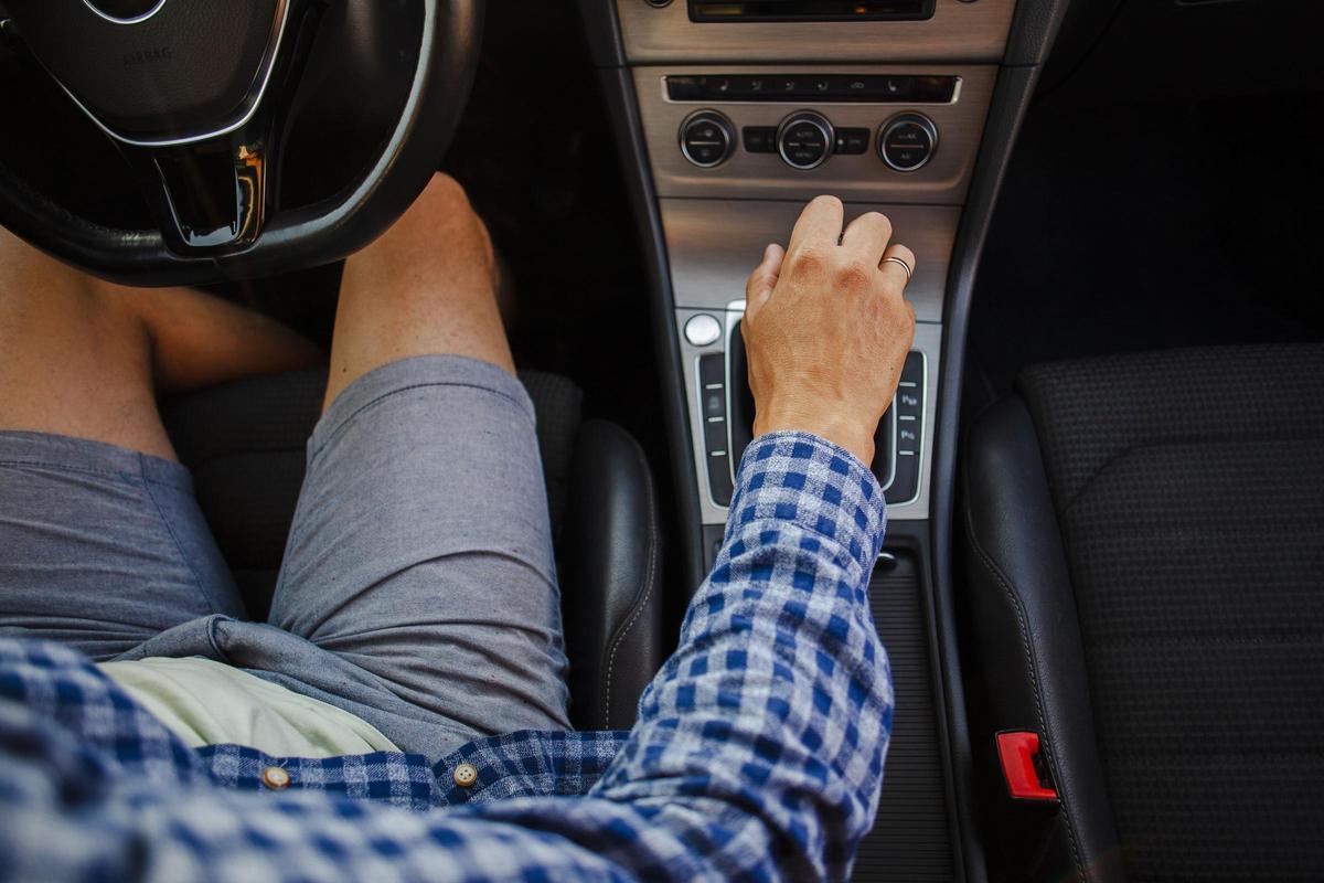 Es recomendable conducir con suavidad para evitar que el coche sufra