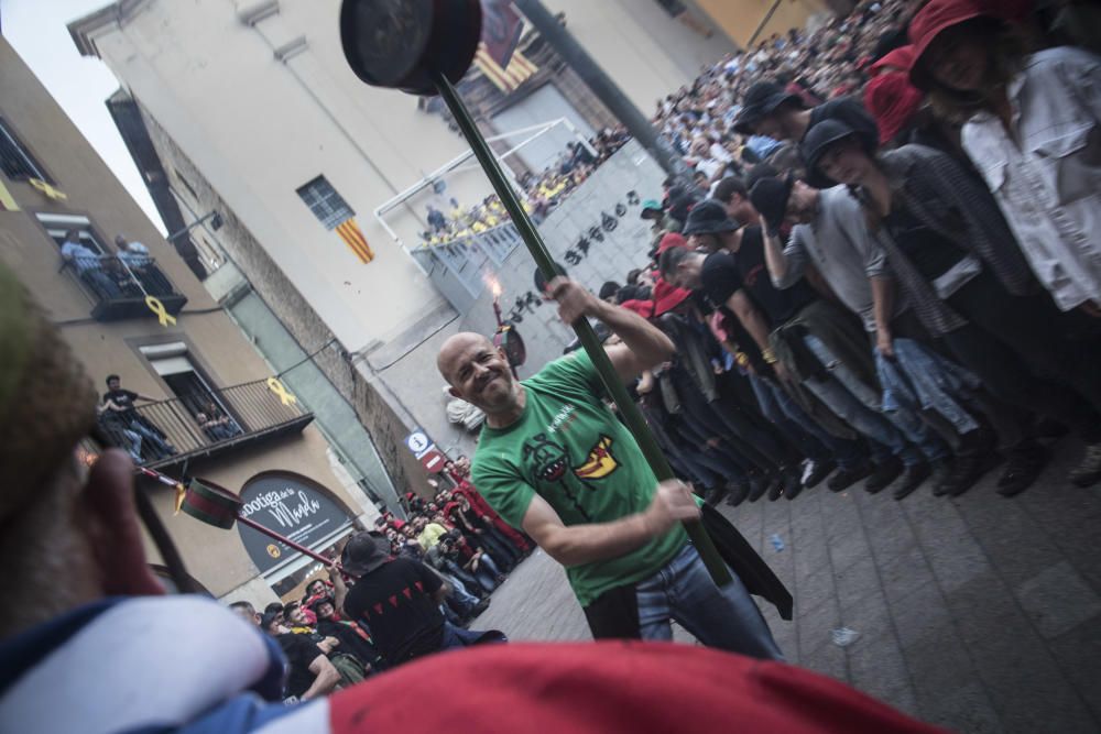 Berga estrena la Patum 2019 amb un passacarrers atapeït i calorós