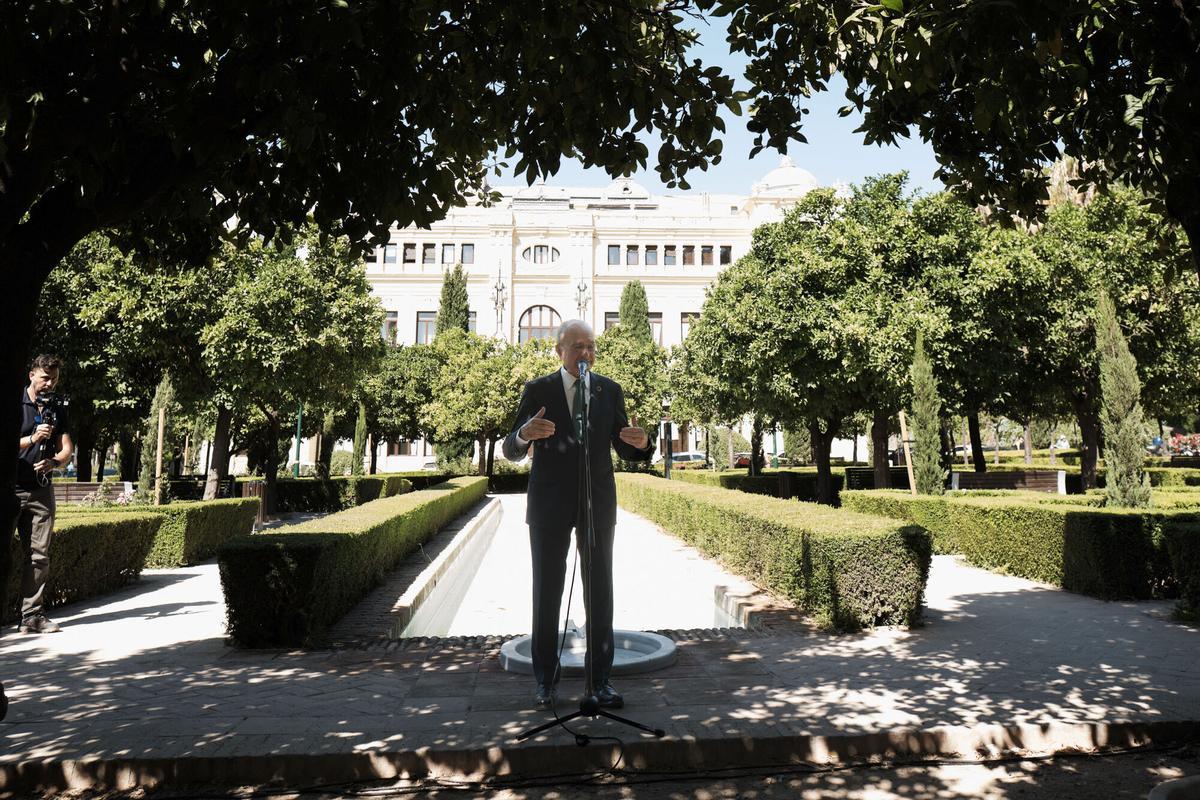El alcalde de Málaga, Francisco de la Torre (PP), durante su anuncio a los medios de que optará a la reelección en el cargo en las elecciones municipales de 2027